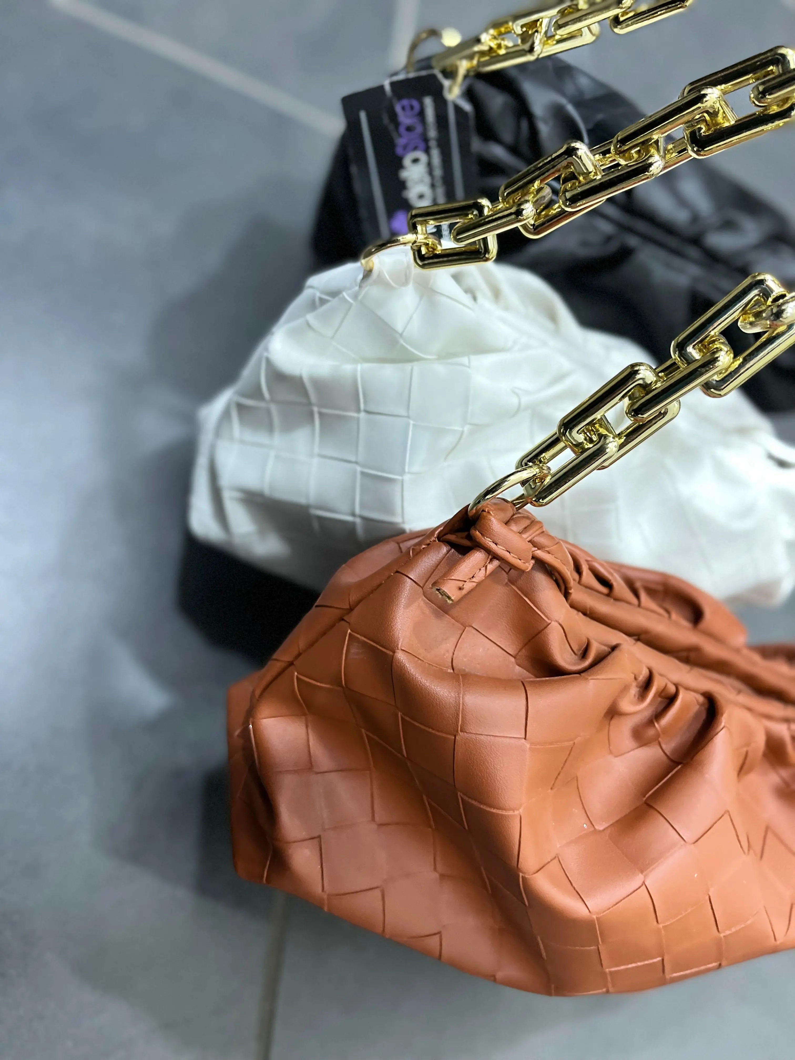 Borsa con catena mod. Bottega V 3 colori Mondello Store