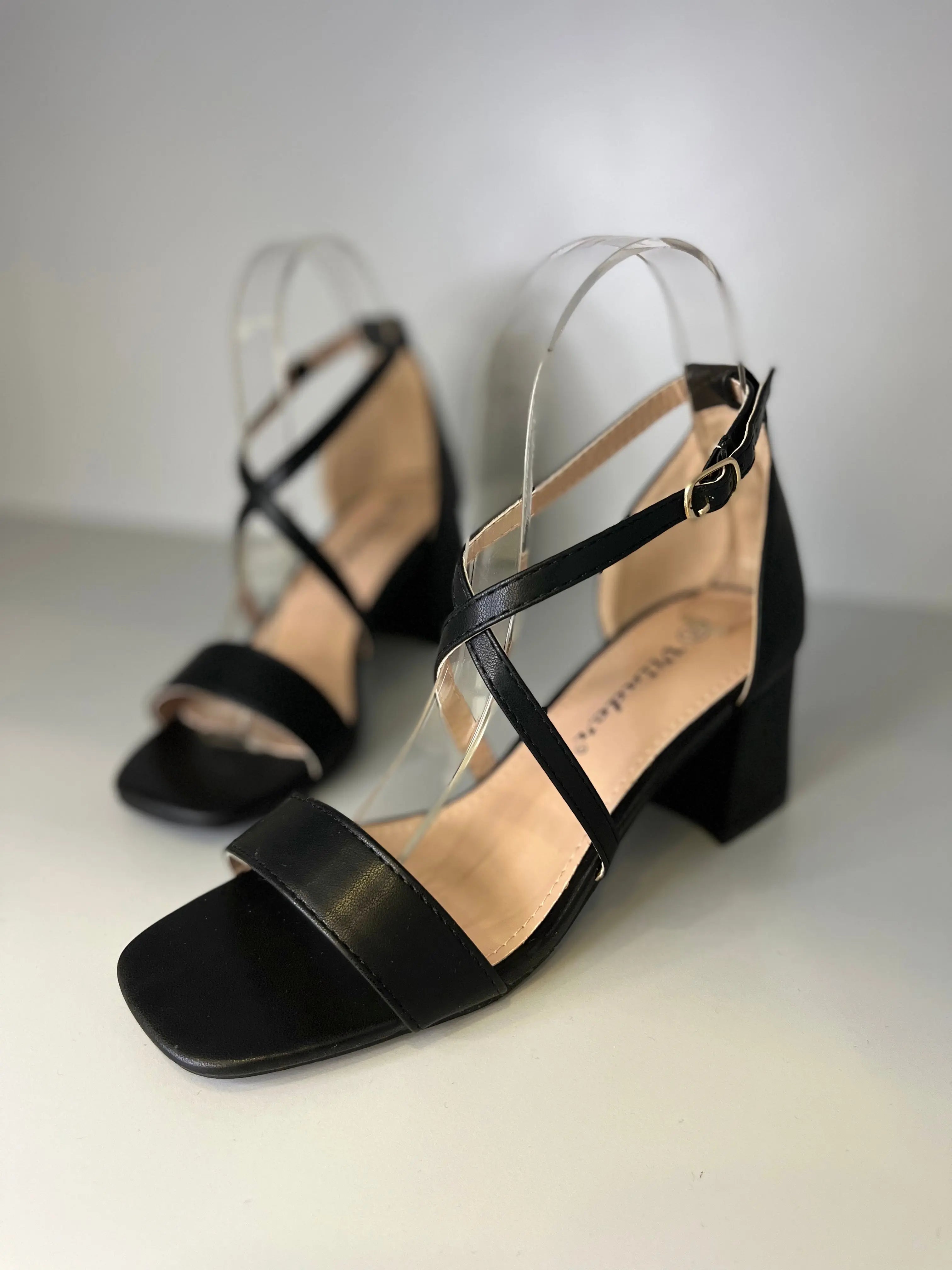 Sandalo Kate in ecopelle nero mondello store