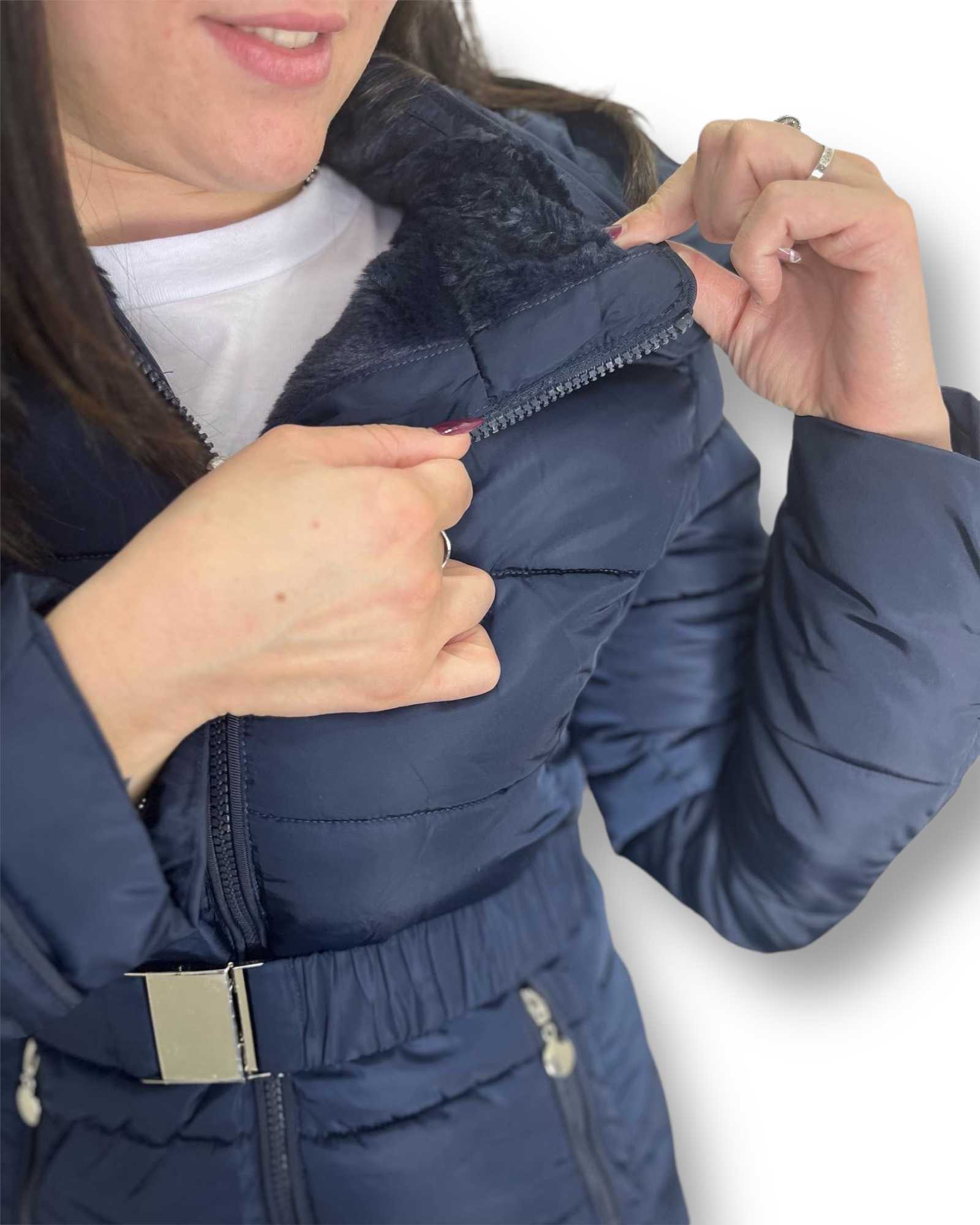 Piumino con cappuccio e cintura Mondello Store